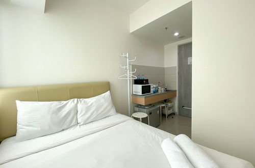 Photo 3 - Modern Studio (No Kitchen) Apartment At Osaka Riverview Pik 2