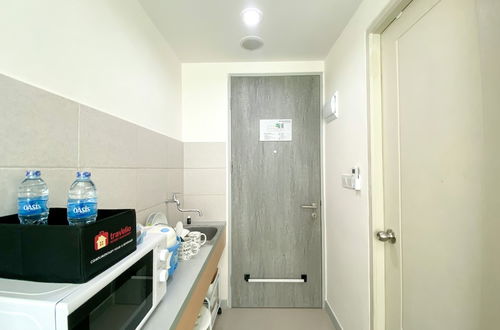 Foto 4 - Modern Studio (No Kitchen) Apartment At Osaka Riverview Pik 2