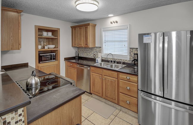 Pet Friendly Beach House ALL NEW Tastefully Remodeled w Golf Cart Included! - Foto 9