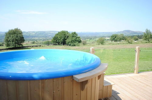 Photo 19 - Brambles Farm Peak District Lodge