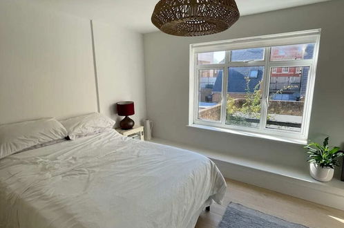 Photo 5 - Beautiful 2BD Flat With Private Courtyard- Borough