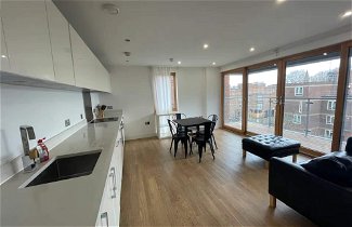 Photo 2 - Peaceful 1BD Flat With Balcony - Bethnal Green
