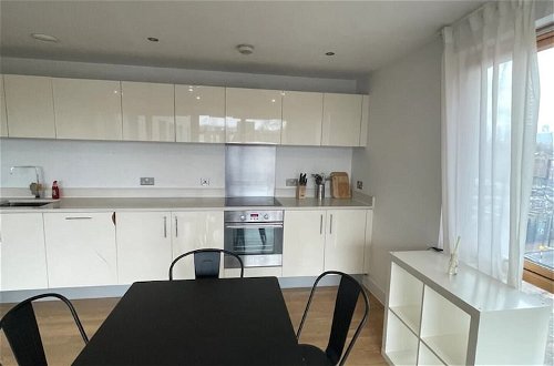 Foto 6 - Peaceful 1BD Flat With Balcony - Bethnal Green