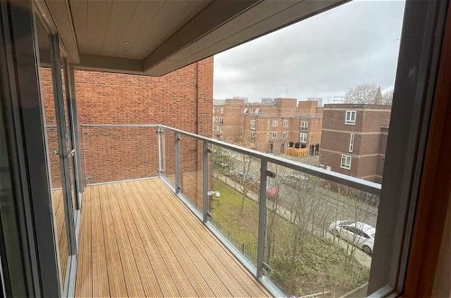 Foto 9 - Peaceful 1BD Flat With Balcony - Bethnal Green