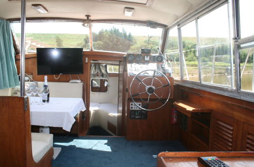 Photo 10 - The Rose 37ft Lakeside Yacht inc Hot Tub