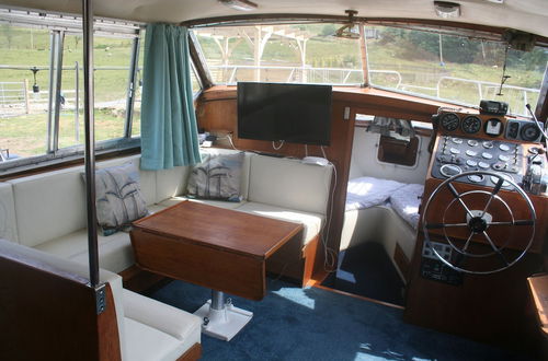 Foto 8 - The Rose 37ft Lakeside Yacht inc Hot Tub