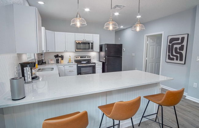 Newly Remodeled 4BR 2BA Near Amazing Downtown - Photo 7