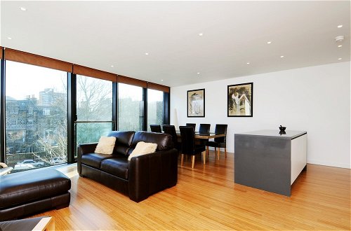 Photo 1 - 273 Stylish 2 Bedroom Apartment in the Quartermile Development - Offers Private Parking