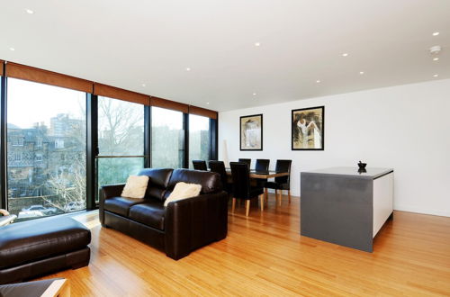 Foto 1 - 273 Stylish 2 Bedroom Apartment in the Quartermile Development - Offers Private Parking