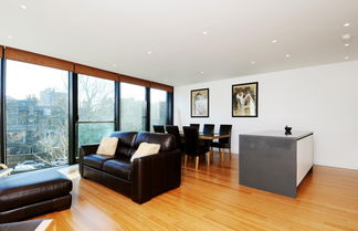 Foto 1 - 273 Stylish 2 Bedroom Apartment in the Quartermile Development - Offers Private Parking