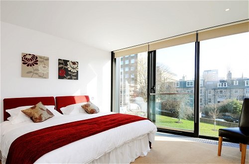 Photo 7 - 273 Stylish 2 Bedroom Apartment in the Quartermile Development - Offers Private Parking
