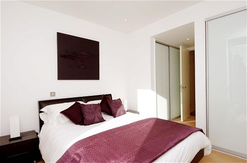 Photo 10 - 273 Stylish 2 Bedroom Apartment in the Quartermile Development - Offers Private Parking