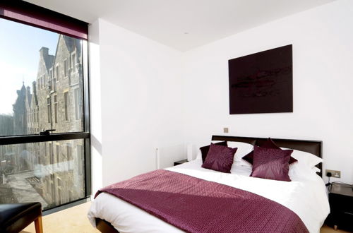 Foto 9 - 273 Stylish 2 Bedroom Apartment in the Quartermile Development - Offers Private Parking