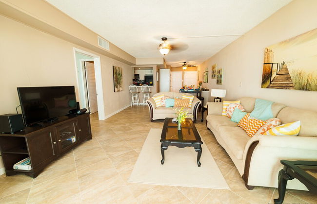 Gorgeous Ocean Views! Welcome to Bella Breeze! BeachFront 2BR 2BA - Photo 8