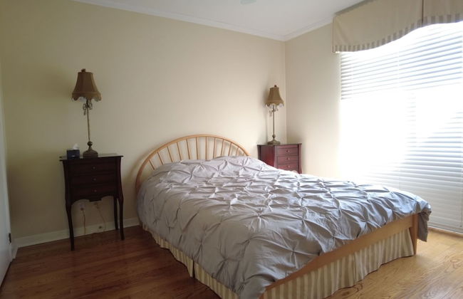 Waterfront Cottage 4 BD by GLOBALSTAY - Photo 2