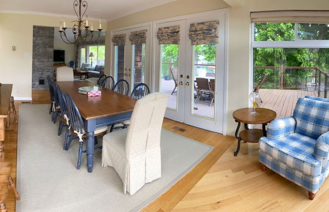 Waterfront Cottage 4 BD by GLOBALSTAY - Photo 15