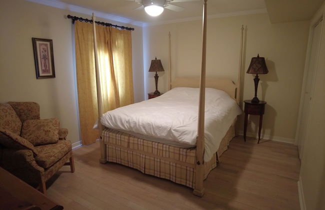 Waterfront Cottage 4 BD by GLOBALSTAY - Photo 3