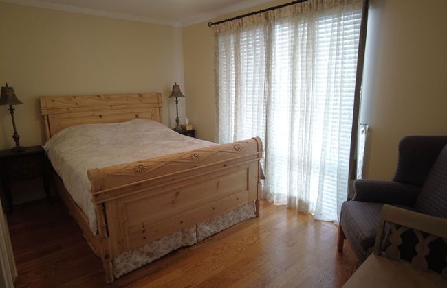 Waterfront Cottage 4 BD by GLOBALSTAY - Photo 4