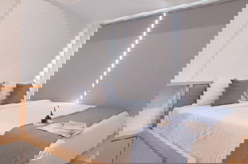 Foto 4 - Best Place And Elegant Studio Collins Boulevard Apartment
