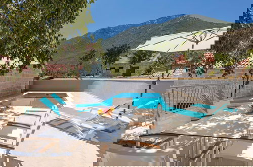Foto 23 - Adorable Villa With Private Pool and Terrace