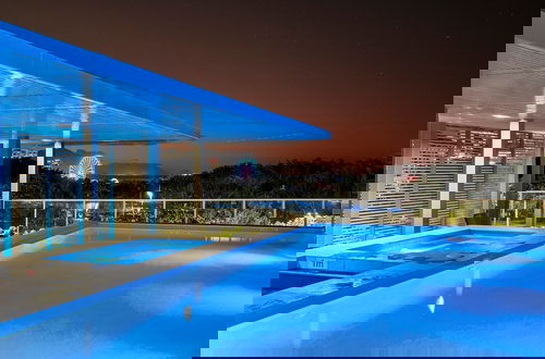 Photo 9 - Coastal Harbour Lights -pool Gym Prime Location