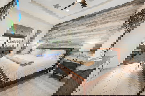 Photo 4 - Wanderlust: Pool/spa, Waterslide, Firepit, Game Rm
