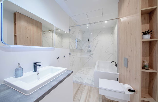 Sky Tower Apartments - Foto 50
