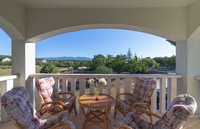 Idyllic Getaway Lovrec Villa With Pool - Photo 16