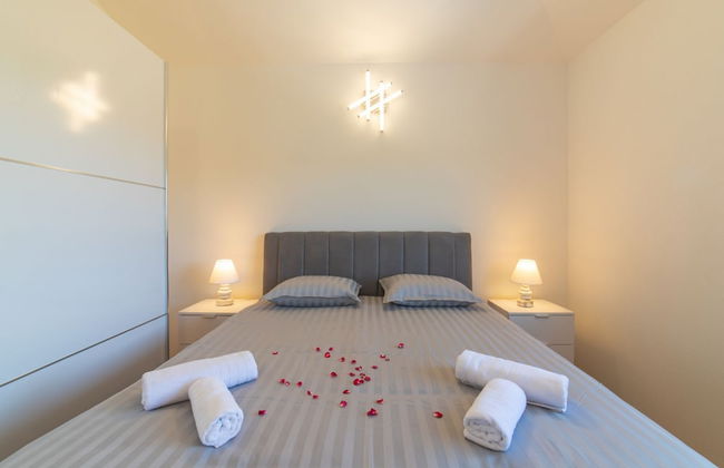 Idyllic Getaway Lovrec Villa With Pool - Photo 1