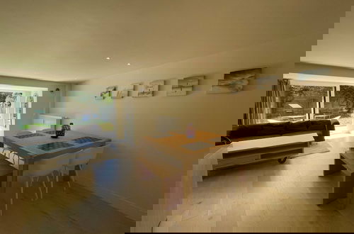Foto 8 - Modern Flat With Garden