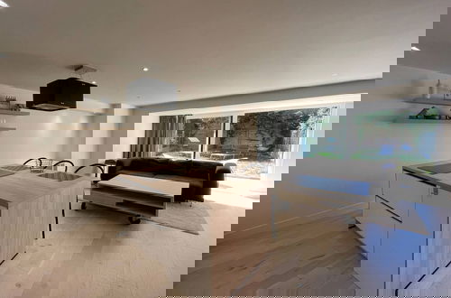 Foto 9 - Modern Flat With Garden