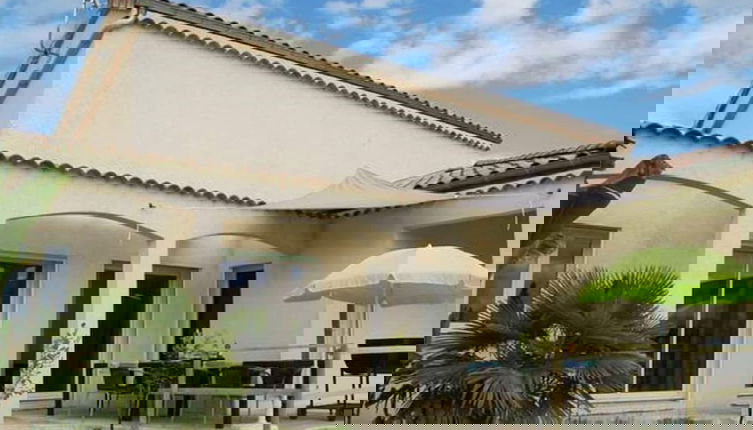 Foto 1 - Chic Holiday Home in Pradons With Swimming Pool