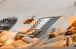 Foto 1 - Authentic Lake View Apartment