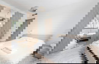 Foto 3 - Modern and Spacious Apartment With Terrace
