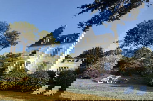 Foto 1 - Villa With Direct Access to the Beach