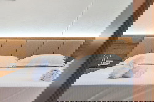 Photo 8 - ApartHotel by PikHost
