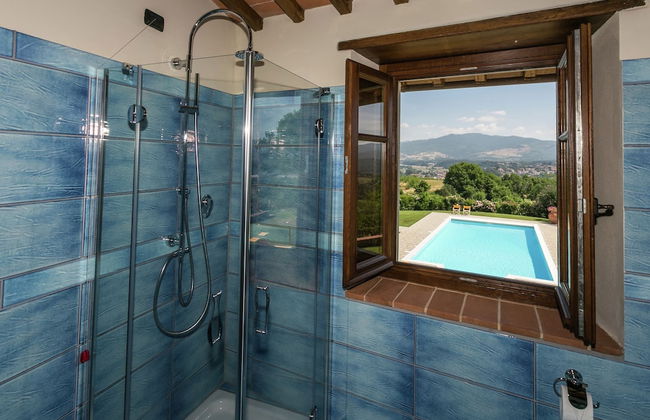 Luxury Villas in Poppi With Heated Pool - Photo 17