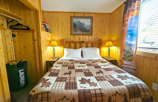 Yellowstone's Treasure Cabins - Foto 16
