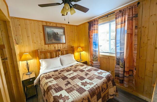 Yellowstone's Treasure Cabins - Foto 17