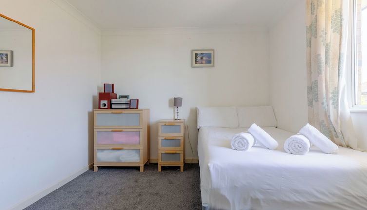 Photo 1 - Homely 1 Bedroom Apartment in Beckton With Parking