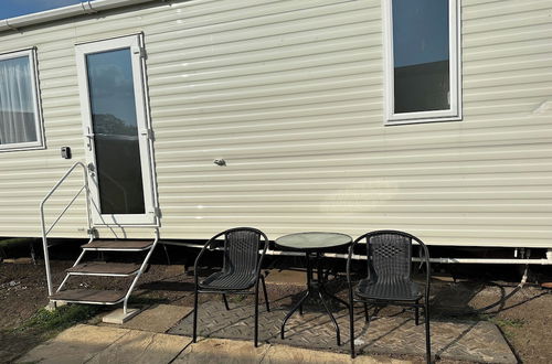 Photo 28 - Felixstowe Chimo Caravan 3BR 5mintobeach