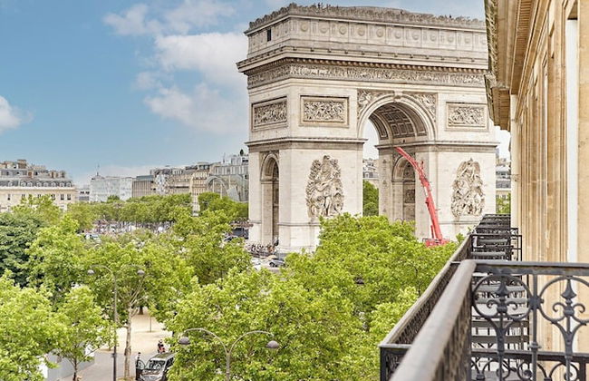 Superb Arc de Triomphe Apartment - Photo 13