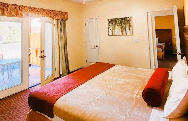 Roundhouse Resort - Photo 17