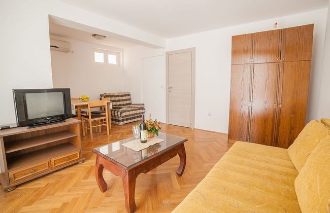 Ivan Apartmani - Photo 25