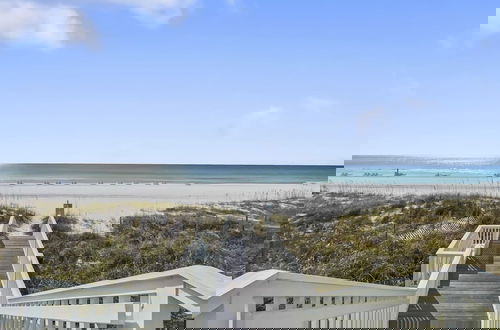 Foto 42 - Seaside Serenity 3 Bedroom Home by RedAwning