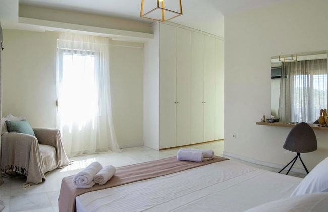Infinity Pool Villa With Sea Views Near Rethymno City & Beach and Shaded BBQ - Photo 3