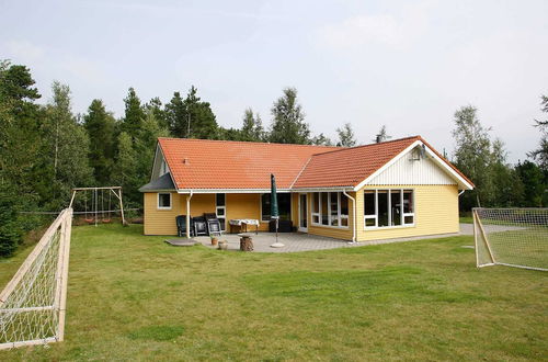 Photo 24 - 10 Person Holiday Home in Hojslev