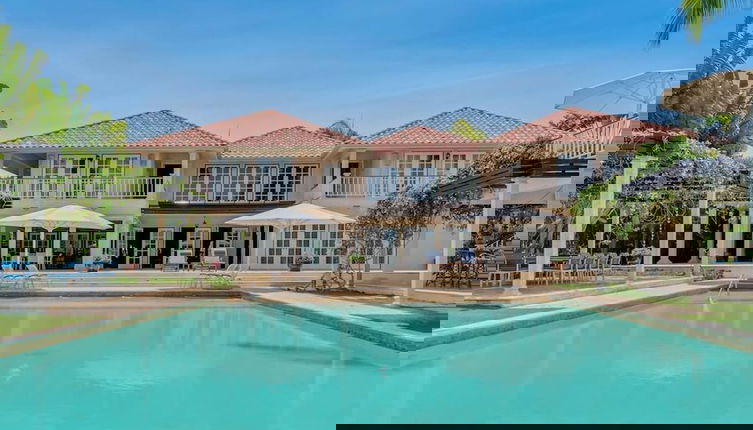 Foto 1 - Sophisticated Villas With Private Pools and Staff