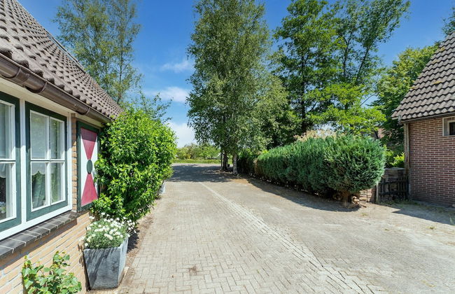 Group Home in Giethoorn With Waterside Terrace - Foto 41