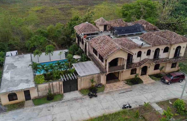 Remarkable 4-bed Villa in Retalhuleu, Guatemala - Foto 1
